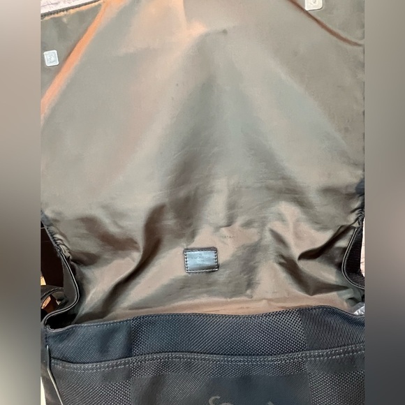 LOUIS VUITTON Damier Geant Messenger
Shoulder Bag Canvas Noir Black *Like New* - Picture 7 of 10